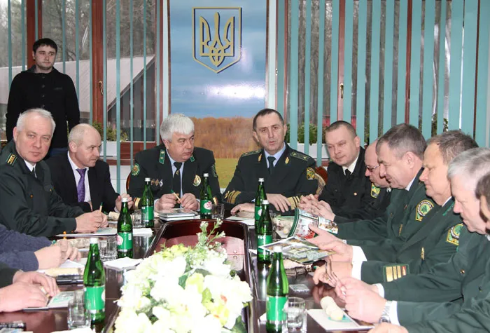 За круглым столом лесоводы Украины и Беларуси обсудили вопросы трансграничного сотрудничества. фото